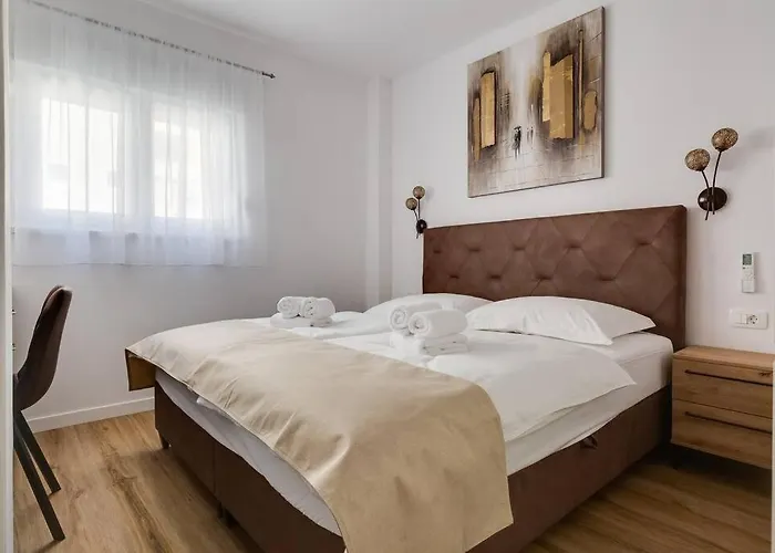 아파트 Eni 1 자다르