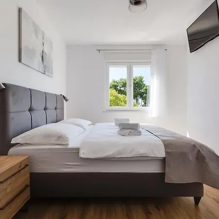 Apartment Eni