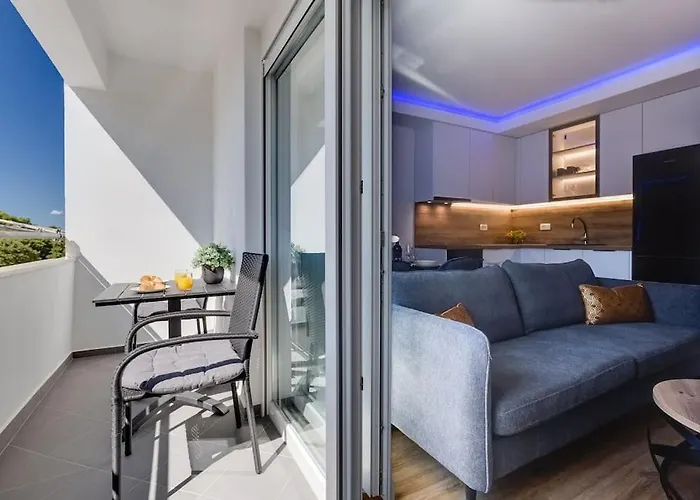Apartment Eni 1 *